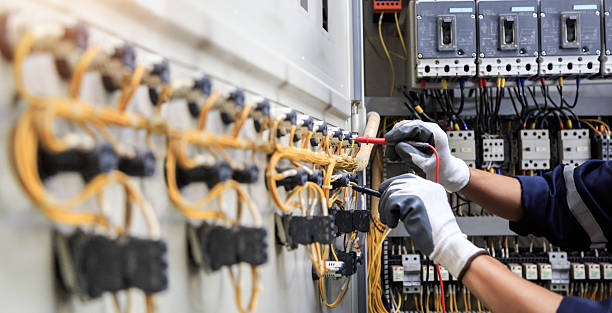 Professional Electrician technician working in Cherryvale, KS